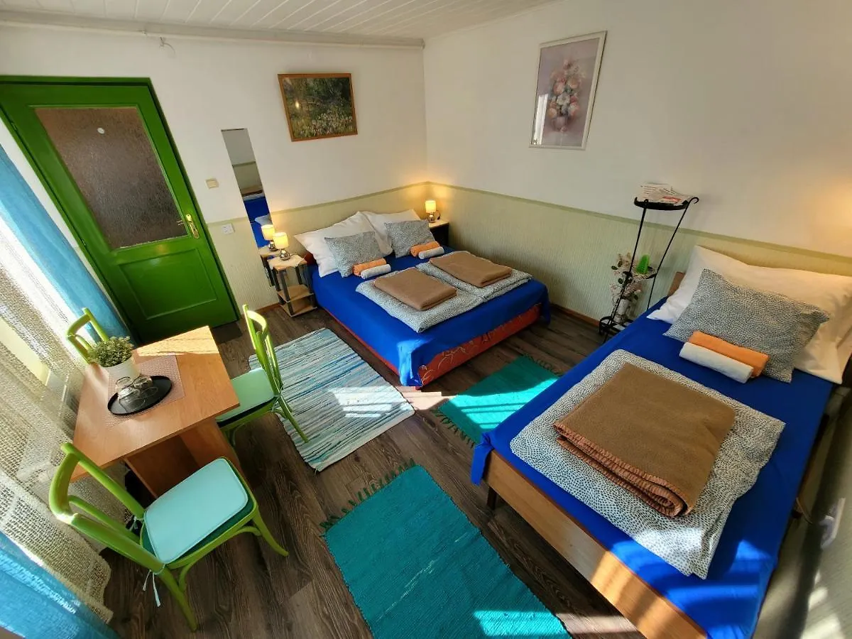 Brindza Vendeghaz Hotel Szeged 0*,